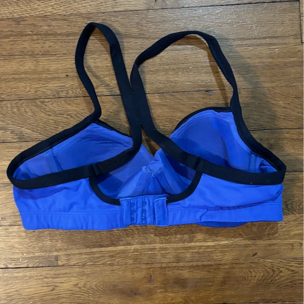 Victoria’s Secret Sport Sports Bra, Size 36B, Great Condition!